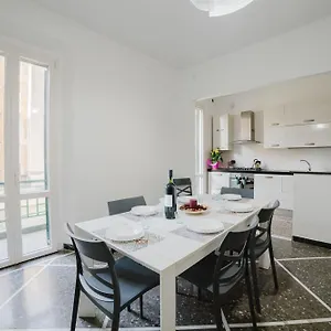 Pisa Spina Central Flat